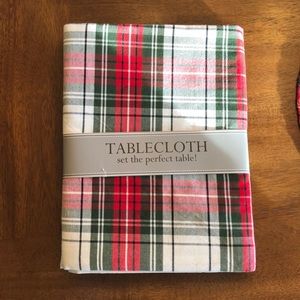 NWT 70” Round Christmas Tablecloth